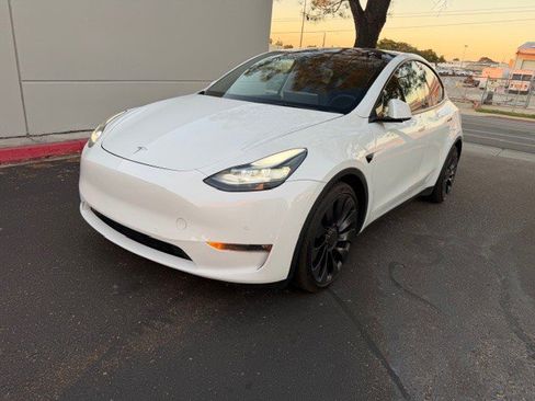 Used 2022 Tesla Model Y Performance image 1