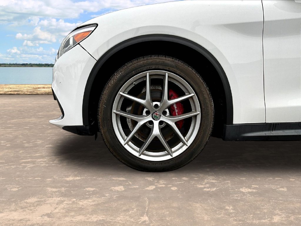 Used 2019 Alfa Romeo Stelvio Ti Sport w/ Quick Order Package 22S Sport AWD/4WD image 34