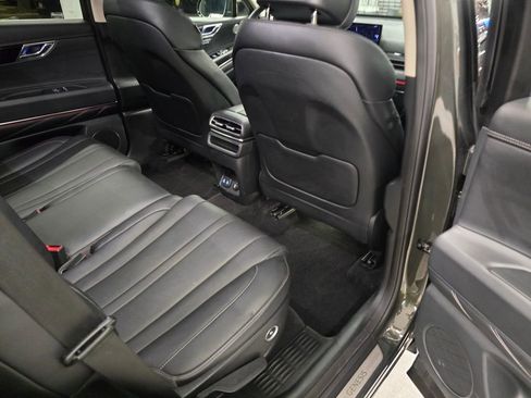 Used 2025 Genesis GV80 2.5T Standard AWD/4WD image 32