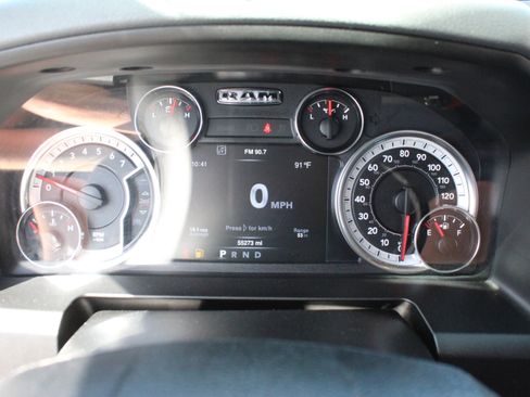Used 2020 RAM 1500 Classic SLT w/ Luxury Group RWD image 19