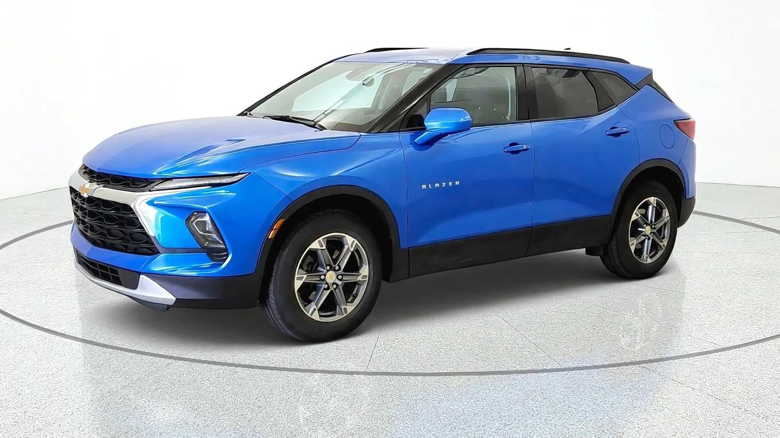 Used 2024 Chevrolet Blazer LT w/ Convenience Package FWD image 4