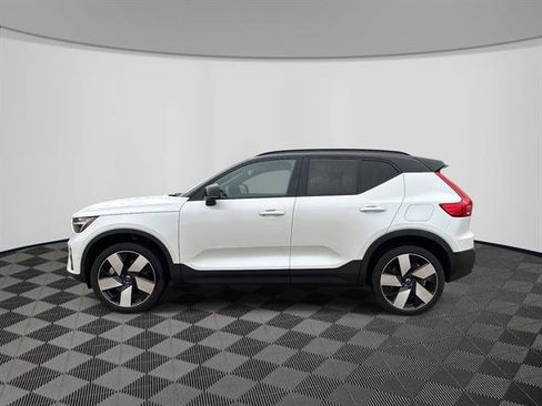 Used 2023 Volvo XC40 Recharge Ultimate image 4