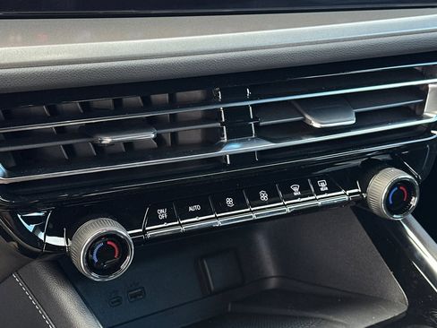 New 2026 Chevrolet Traverse LT image 22