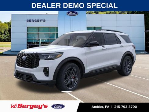 New 2026 Ford Explorer ST-Line w/ ST-Line Street Pack AWD/4WD image 1