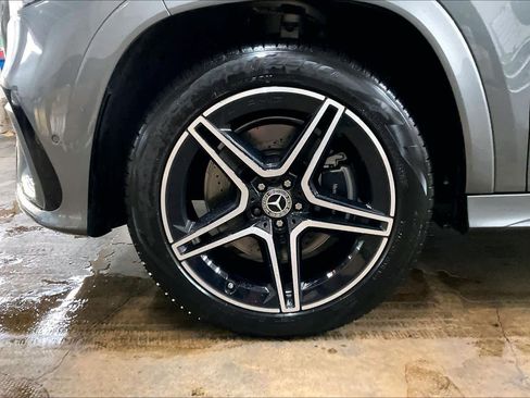 Used 2024 Mercedes-Benz GLS 450 4MATIC image 12