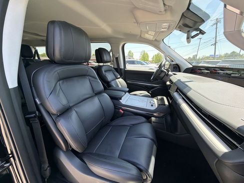 New 2026 Lincoln Navigator L Premier AWD/4WD image 26