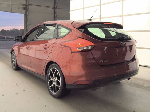 Used 2018 Ford Focus SEL w/ Cold Weather Package FWD image 5