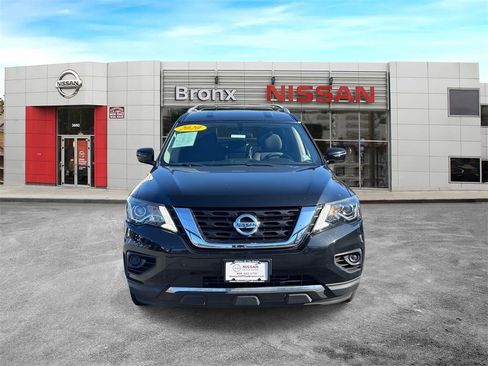 Used 2020 Nissan Pathfinder S image 2