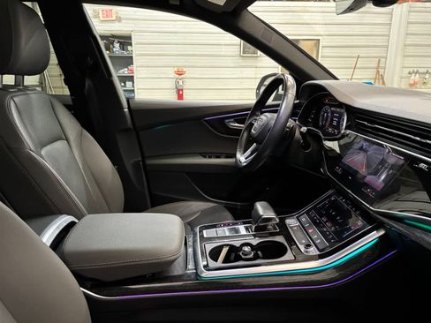 Used 2019 Audi Q8 Premium Plus w/ Premium Plus AWD/4WD image 27