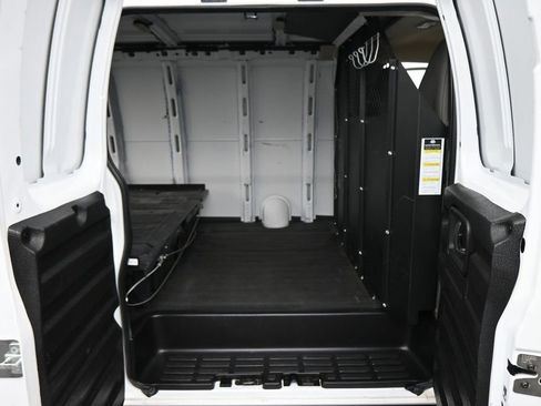 Used 2022 Chevrolet Express 2500 w/ Driver Convenience Package RWD image 13