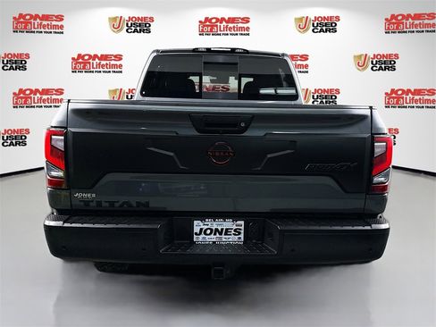 Used 2024 Nissan Titan PRO-4X image 15