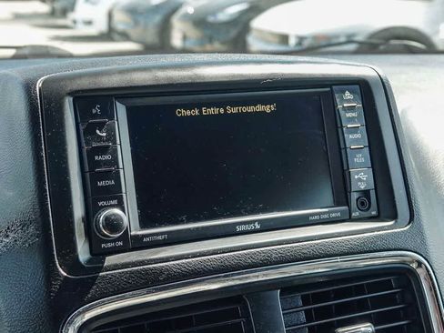 Certified 2019 Dodge Grand Caravan SXT image 22