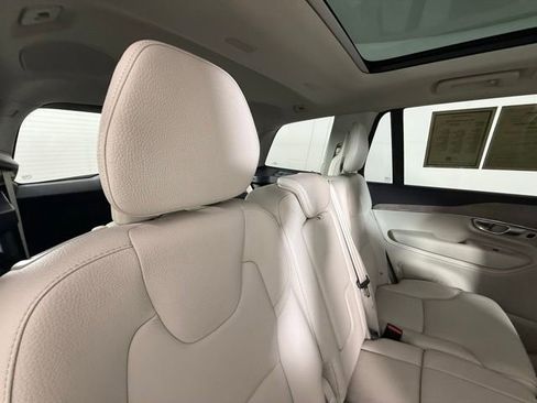 Used 2023 Volvo XC90 B5 Plus AWD/4WD image 34
