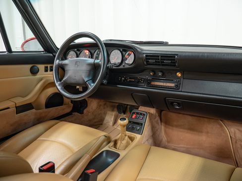 Used 1997 Porsche 911 Carrera RWD image 21