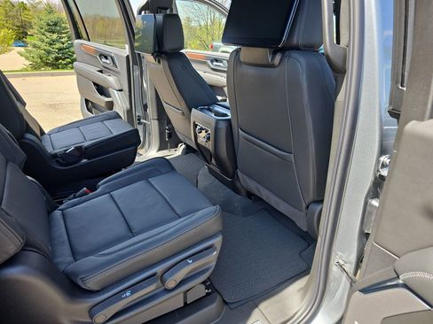 New 2026 GMC Yukon XL Denali w/ Denali Reserve Package image 11