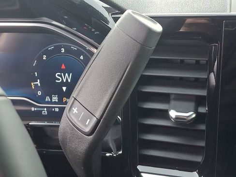 Used 2024 Chevrolet Silverado 3500 LT w/ Convenience Package image 14