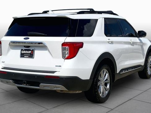 Used 2020 Ford Explorer XLT w/ Equipment Group 202A AWD/4WD image 13