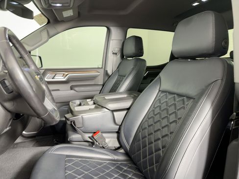 Used 2022 Chevrolet Silverado 1500 LT image 4