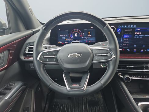 Used 2025 Chevrolet Traverse Z71 w/ Enhanced Driving Package AWD/4WD image 14