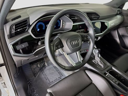 Used 2024 Audi Q3 2.0T Premium AWD/4WD image 9