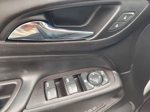 Used 2020 Chevrolet Equinox Premier image 16