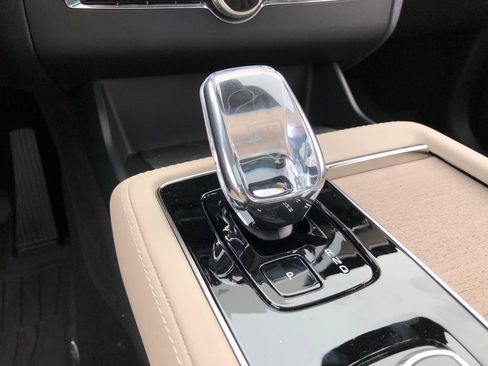 New 2026 Volvo XC90 B6 Plus w/ Protection Package Premier image 31