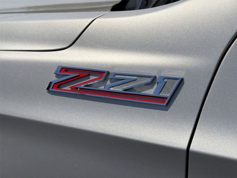 Used 2021 Chevrolet Tahoe Z71 w/ Z71 Signature Package AWD/4WD image 8