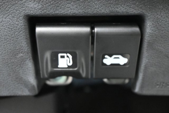 Certified 2025 Nissan Kicks Play S FWD image 23