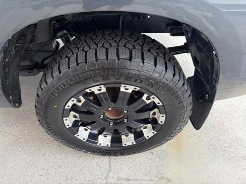 Used 2010 Toyota Tundra Limited AWD/4WD image 28