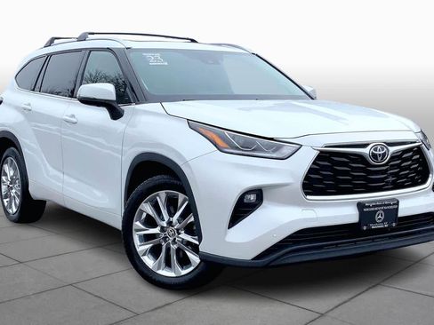Used 2023 Toyota Highlander Limited AWD/4WD image 3