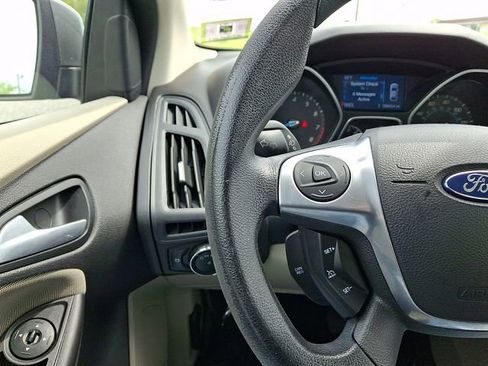 Used 2014 Ford Focus SE FWD image 20