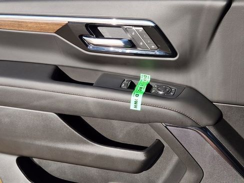 New 2026 Chevrolet Suburban High Country w/ Sun And Tow Package image 24