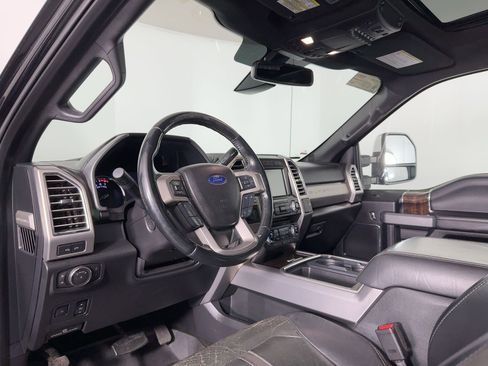 Used 2017 Ford F250 Platinum w/ Platinum Ultimate Package image 3