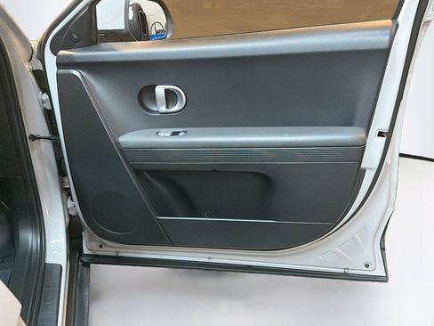 Used 2024 Hyundai Ioniq 5 SEL AWD/4WD image 32