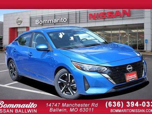 Used 2025 Nissan Sentra SV FWD image 1