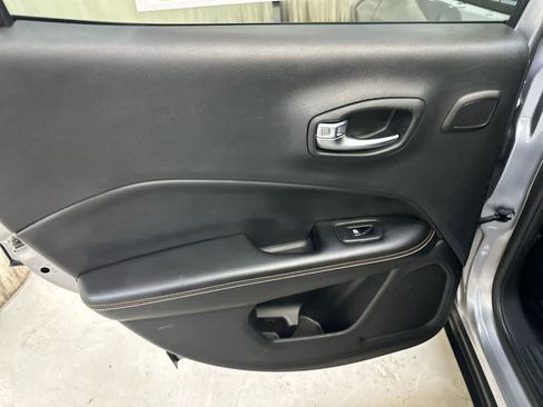 Used 2019 Jeep Compass Latitude w/ Cold Weather Group image 28