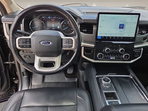 Used 2022 Ford Expedition XLT RWD image 13