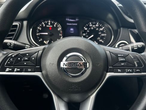 Used 2018 Nissan Rogue Sport SV image 25