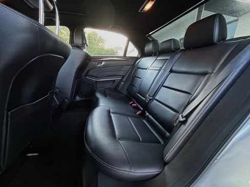 Used 2014 Mercedes-Benz E 350 4MATIC Sedan image 7