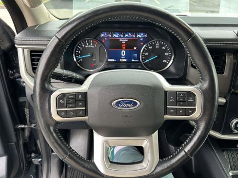 Used 2023 Ford Expedition XLT AWD/4WD image 31