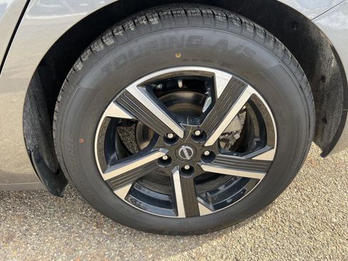 Used 2024 Nissan Sentra SV image 36