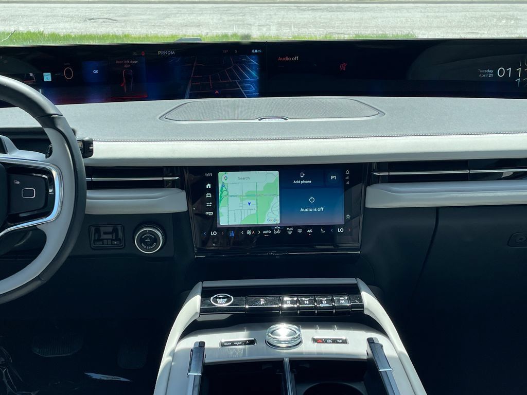 New 2026 Lincoln Navigator Reserve w/ Jet Appearance Package AWD/4WD image 16