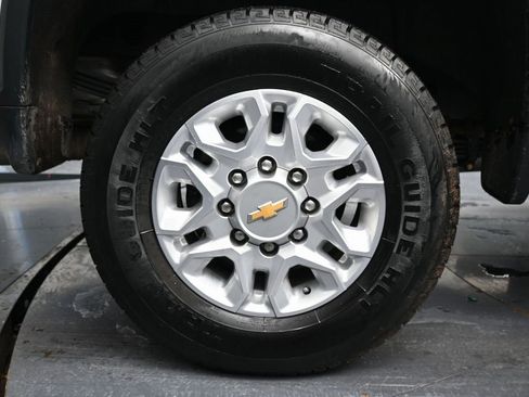 Used 2022 Chevrolet Silverado 2500 LT w/ Convenience Package image 14