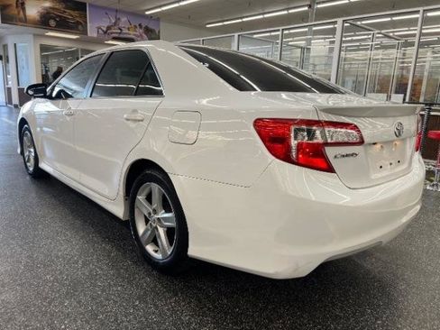 Used 2014 Toyota Camry SE FWD image 7