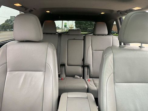Used 2015 Toyota Highlander XLE AWD/4WD image 25