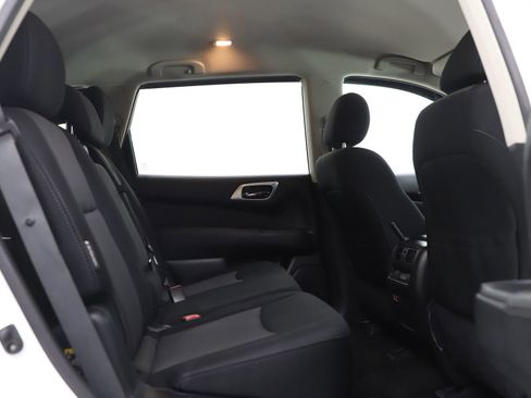 Used 2019 Nissan Pathfinder S image 14