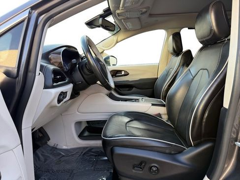 Used 2021 Chrysler Pacifica Limited w/ Premium & Safety Sphere Group AWD/4WD image 10
