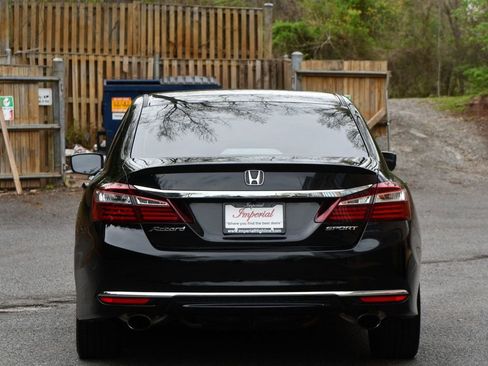 Used 2017 Honda Accord Sport image 8