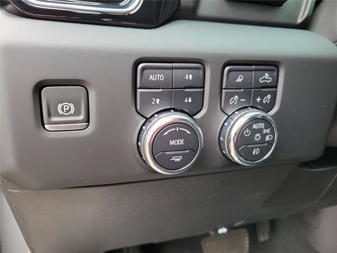 Used 2024 GMC Sierra 1500 Denali w/ Denali Reserve Package AWD/4WD image 23