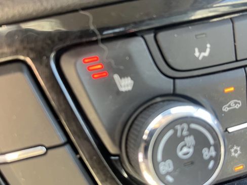 Used 2018 Buick Encore Essence image 27